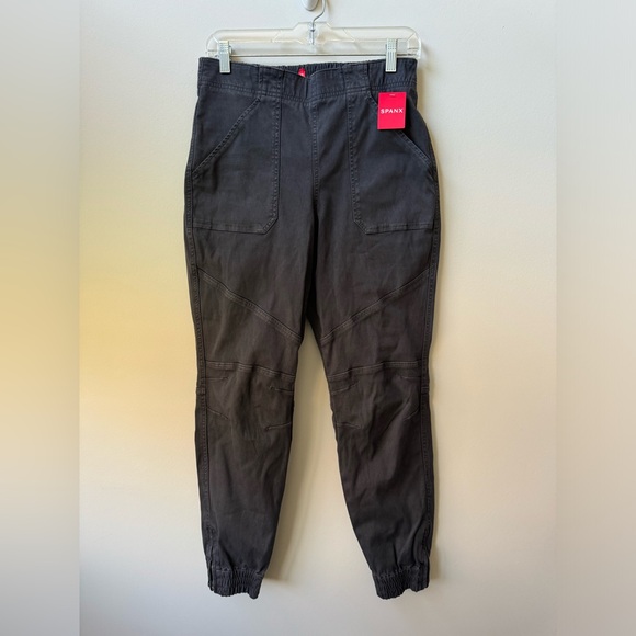 Spanx Stretch Twill Cargo Jogger Size L In Washed Black NWT - Picture 3 of 6
